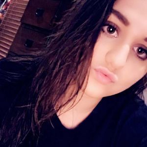 Meet your Posher, Holly